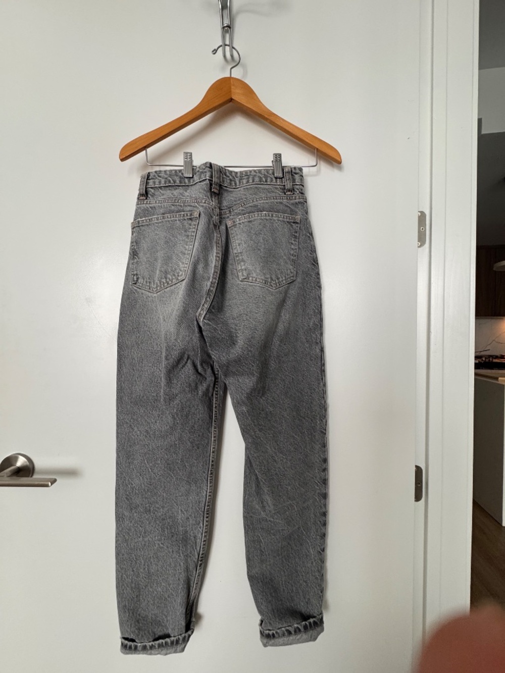Zara High Waisted Tapered Jeans - Picture 2 of 3